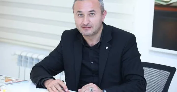 Bəyəndiyim bütün şeirlərimi Bakıda yazmışam