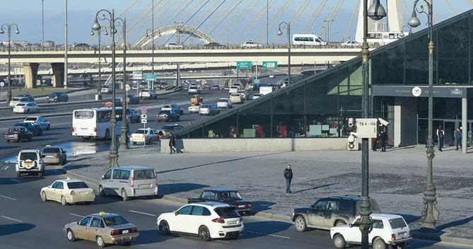 Metronun çıxışında çiyin çiyinə toqquşduğu şəxsi bıçaqladı, 9 il həbs cəzası aldı