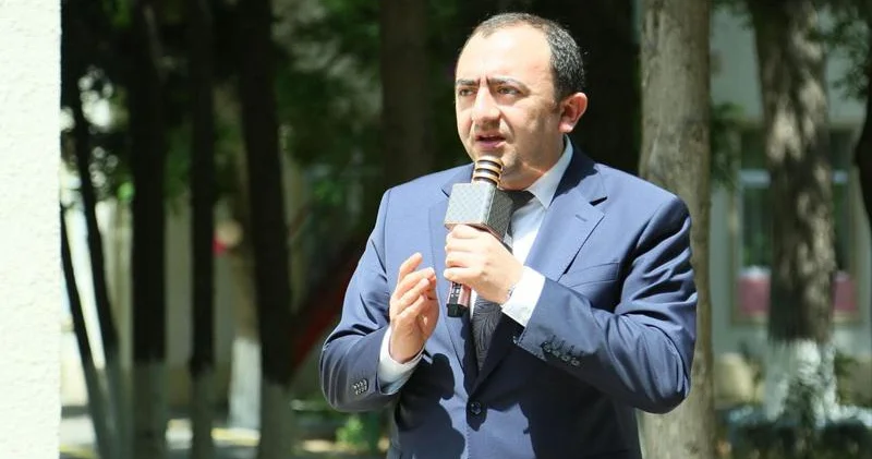 İcra başçısı baş memarı, şöbə müdirini və sürücüləri işdən çıxardı