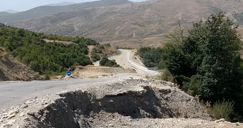 Dəmirçi Lahıc avtomobil yolu ÇÖKDÜ Sürüşmə hər gün daha da ARTIR