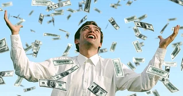 Lotereyadan qazandığı 10 milyon dolları belə xərcləyəcək