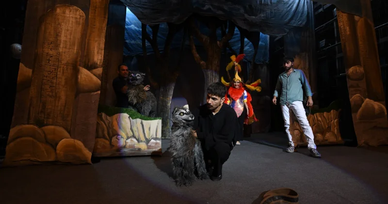 Kukla Teatrı Aktauya gedir