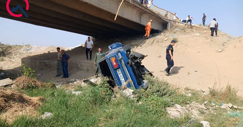 Maşın körpüdən aşdı, sürücü öldü Fotolar