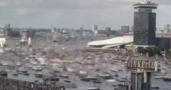 Загруженный морской трафик в порту Амстердама ВИДЕО