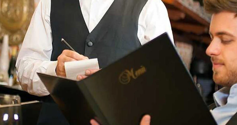 Bu menyu müzakirələrə səbəb oldu: Yeməklər var, qiymətlər yox FOTO