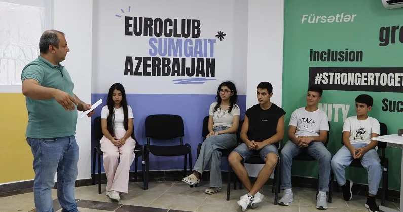 Sumqayıtda Gənclərə öz karyera yollarını seçməkdə kömək edən çatbotlar layihəsinə yekun vuruldu
