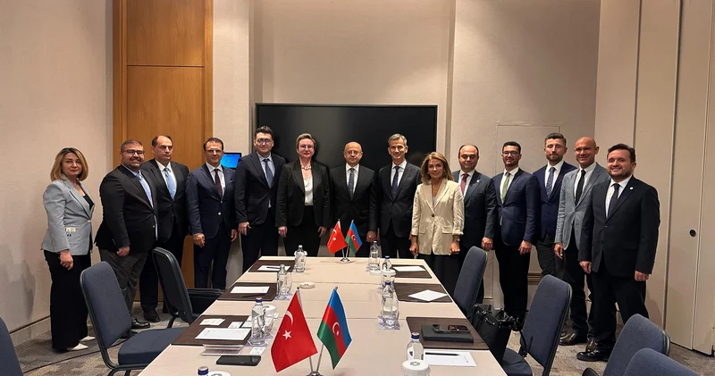 İzmirdə külək enerjisi şirkətləri ilə əməkdaşlıq imkanları müzakirə edilib