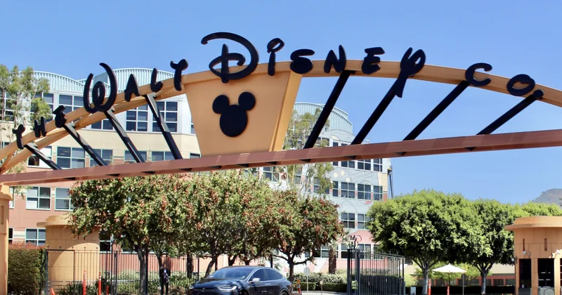 “Disney” “YouTube” platformasında uşaqlarla bağlı məlumatların toplanmasına görə 10 milyon dollar ödəyəcək