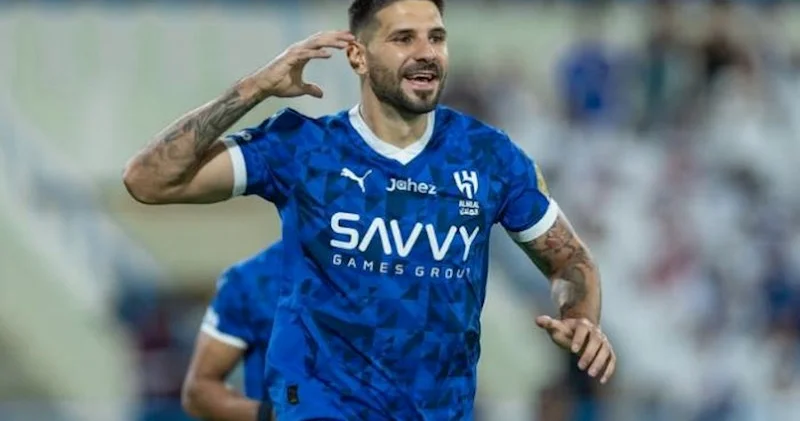Mitroviç “Əl Hilal” klubu ilə müqaviləsini ləğv etdi