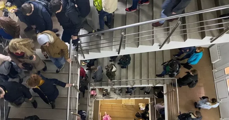 Эвакуация в бизнес центре в Москве: угроза взрыва ВИДЕО / ФОТО