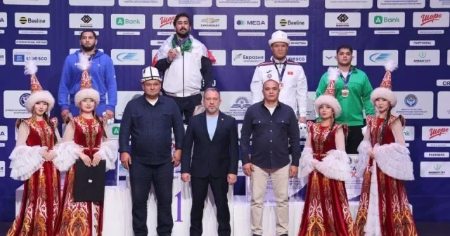 Güləşçimiz Dünya Köçəri Oyunlarında gümüş medal qazandı
