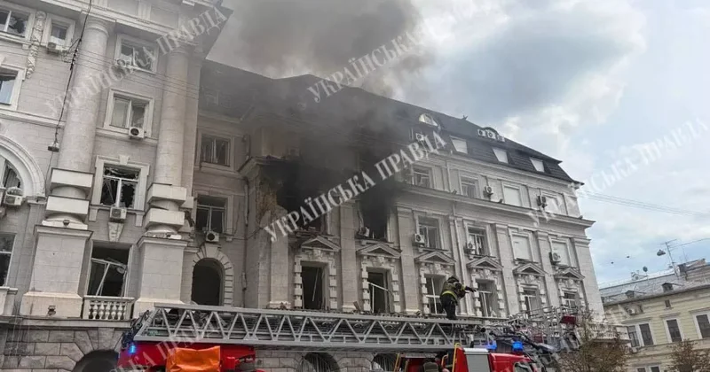 Дрон атаковал главное здание СБУ в Киеве ВИДЕО / ФОТО