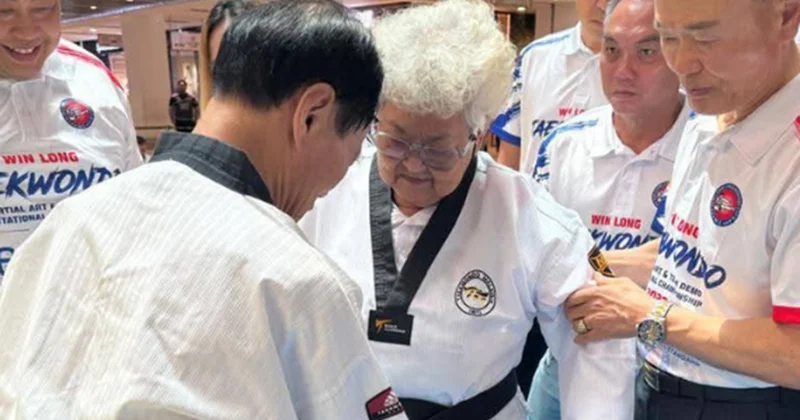 84 yaşı var, taekvando üzrə qara kəmər aldı