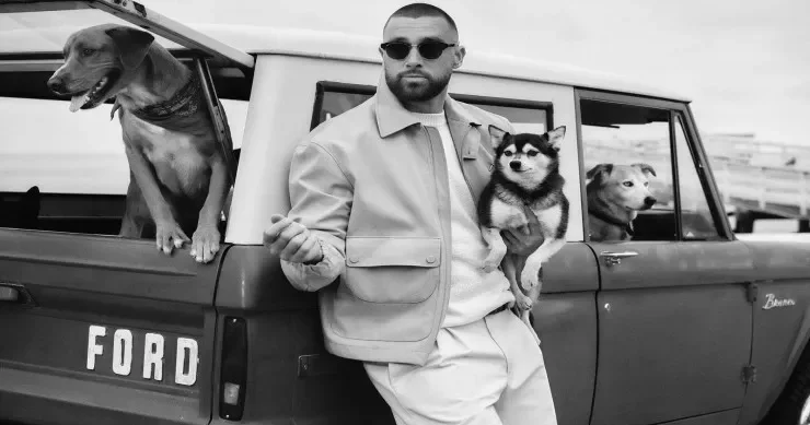 Travis Kels yeni “dostunu” dünyaya göstərdi