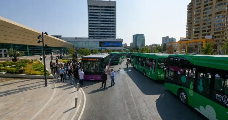Metrodan məcburi çıxarılan sərnişin niyə ekspres avtobusa ikinci dəfə pul ödəməlidir? SƏRT REAKSİYA