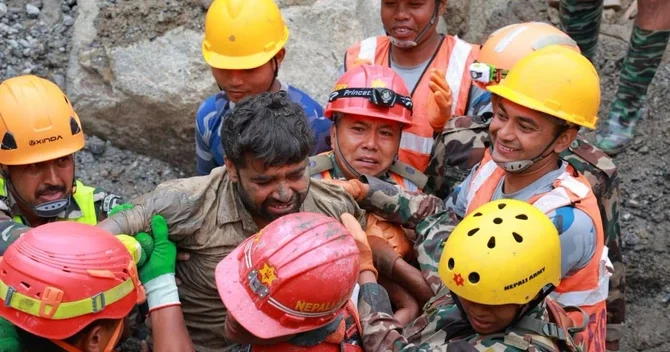 Nepalda tuneldə 9 gün qalan 2 işçi xilas edildi