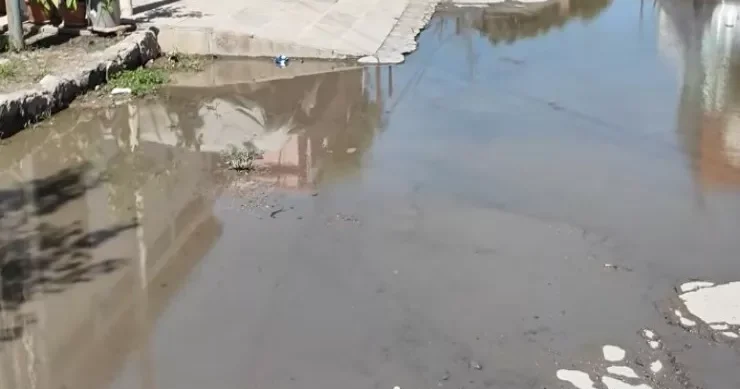 Zabratda küçəni su basdı: Sakinlər şikayət edir VİDEO