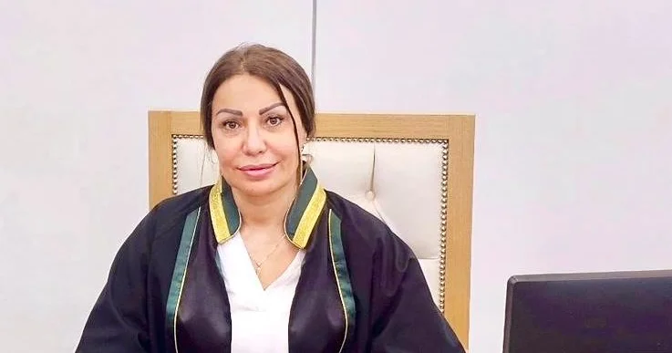 Məhkəmələr vəkilin vaxtına niyə hörmət etmir? Tanınmış vəkil yazır...