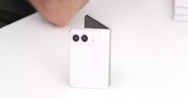 Qatlanan iPhone bu tarixdə çıxır: görüntüləri sızdırıldı VİDEO