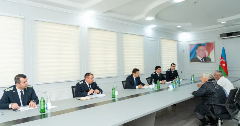 Ədliyyə naziri Yevlaxda vətəndaşların müraciətlərini dinləyib