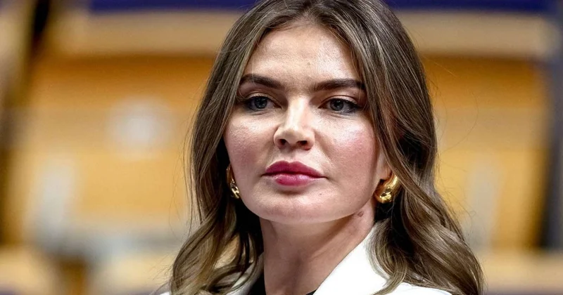 Rusiyanın ən məşhur qəzetinin sahibi Alina Kabayeva oldu