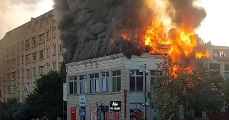 Xırdalanın mərkəzində güclü yanğın Video