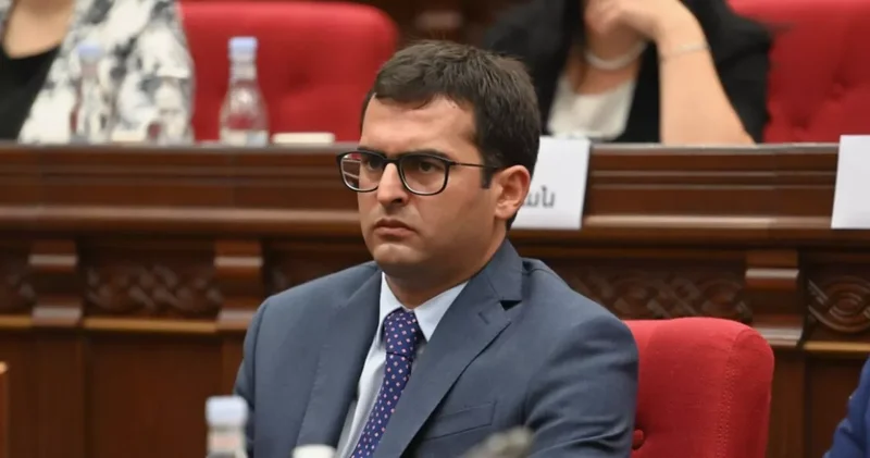 СМИ: Вице спикер парламента Армении может покинуть политику