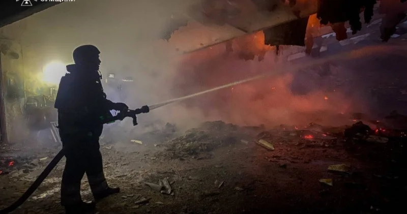 Rusiya Sumı vilayətində yaşayış məntəqəsinə zərbə endirib, 8 nəfər yaralanıb