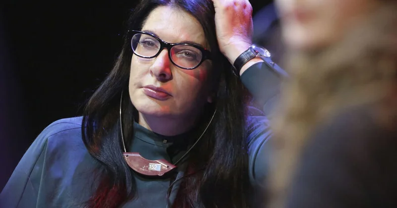 Марина Абрамович шокирует Британию эротическими обрядами Сербии