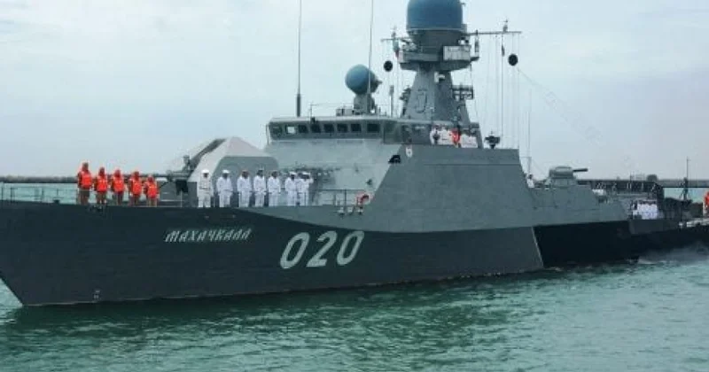 Ukrayna ordusu Rusiyanın neft emalı zavodu, hərbi gəmisi və komando məntəqəsinə hava zərbələri endirib