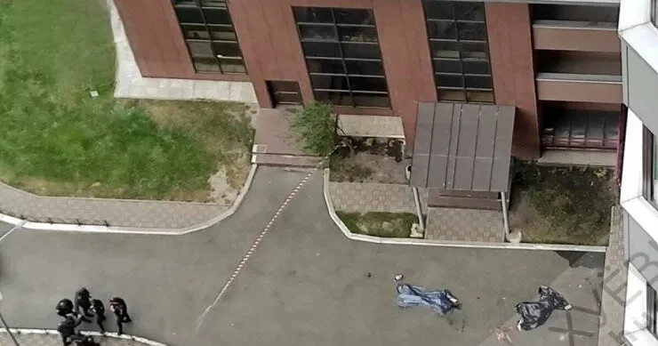 Bir ailənin 3 üzvü özlərini 22 ci mərtəbədən atdılar Tblisidə DƏHŞƏT