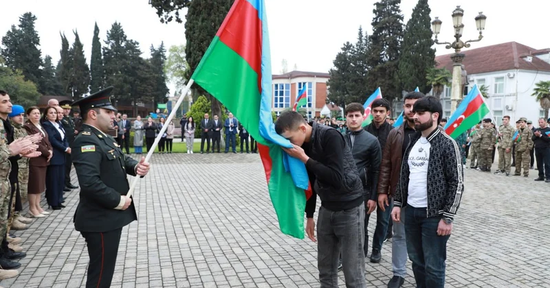 Oğlunu hərbi xidmətə yola salan generalla bağlı maraqlı məlumatlar Xəlilov kimdir?
