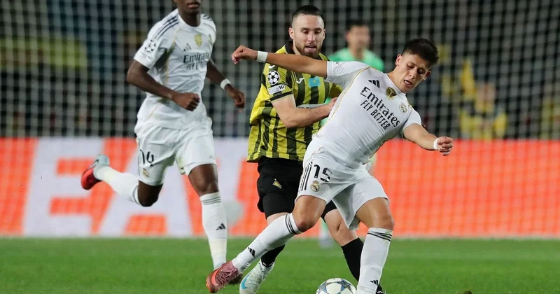 Arda Güler idman köynəyini Kayrat ın müdafiəçisinə bağışlayıb