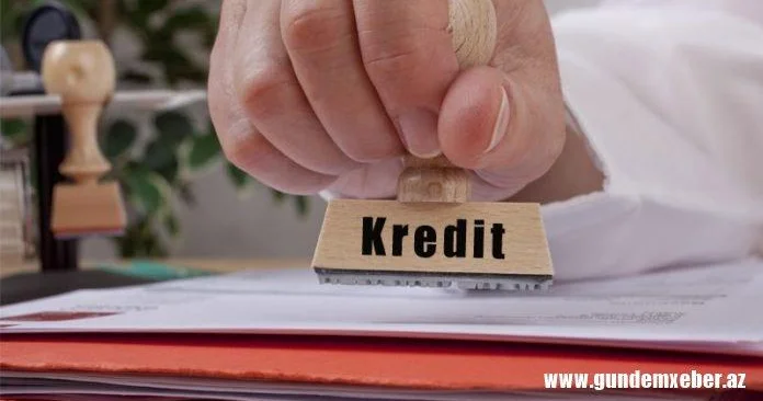 İstehlak kreditlərinin artımı zəifləyib Mərkəzi Bank əhalinin banklara borcunun artmasından ehtiyatlanır