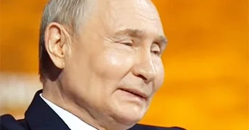 Putin ictimai yerlərdə çox qəribə davranışı ilə seçilib...