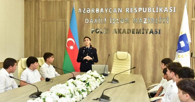 Polis Akademiyasında Bakı şəhərinin məktəbliləri üçün “Açıq qapı” tədbirlərinə start verilib