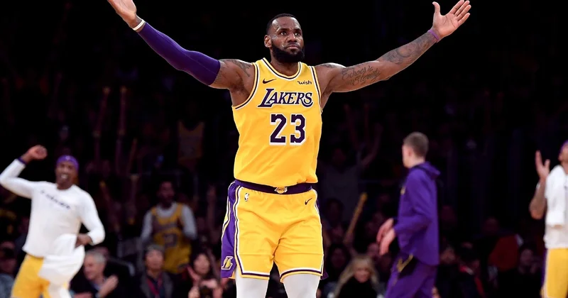 “Lebron hələ büstü haqq etməyib”