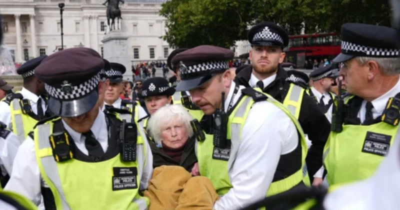 Londonda etiraz aksiyasının yüzlərlə iştirakçısı saxlanılıb