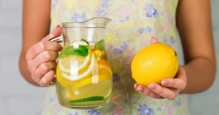 Bir dəfə hazırlayın, il boyu için: dadlı limonad resepti