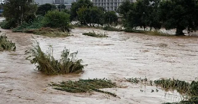 Barselonada güclü yağışlar 2 nəfərin həyatına son qoyub