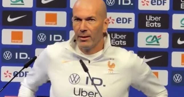 Zidan Ronaldonu müdafiə etdi