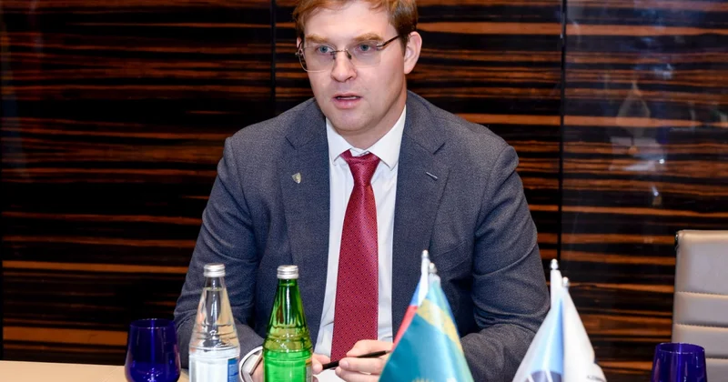 Тимура Турлова избрали президентом, а через неделю он уже в Баку