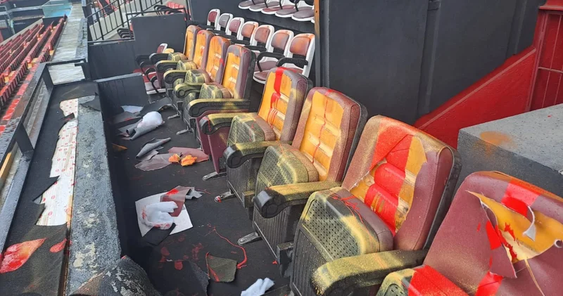 “Rayo Valyekano”nun stadionunda qalmaqal: VIP lojaya hücum FOTO
