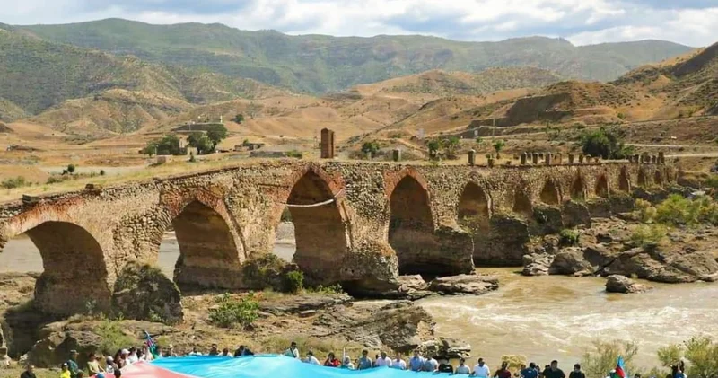 “Həmin cəbrayıllılar böyük sevinc içində idilər”