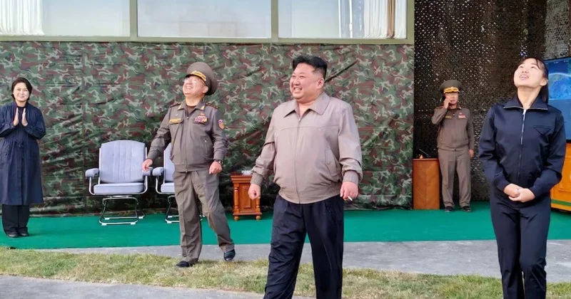 Şimali Koreya yeni raket sınağı keçirib, Kim Çen In prosesi şəxsən izləyib