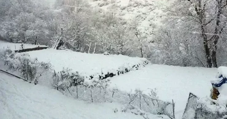 Şimal qərb bölgəsinə qar yağdı