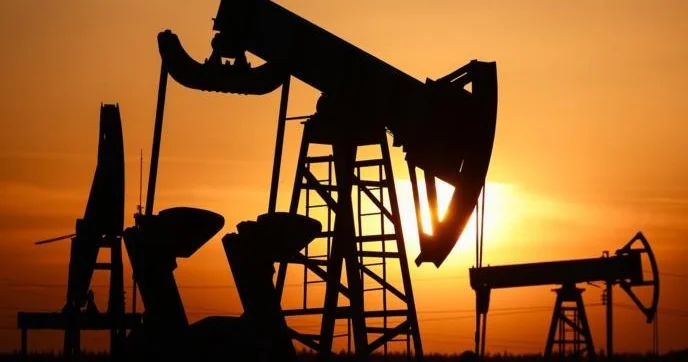 Семерка ОПЕК+ сохранила квоты по добыче нефти в ноябре