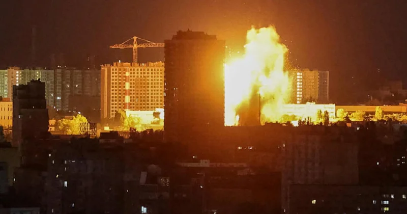 Kiyevdə daha bir körpü hədəfə alındı Nəqliyyat dayandırıldı