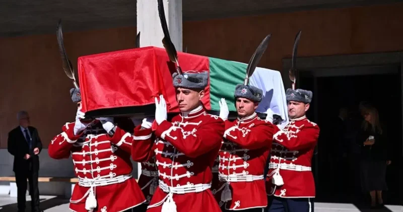 Останки царя Самуила вернулись в Болгарию в обмен на 48 реликвий