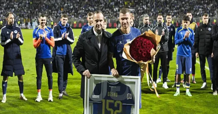 Bosniyalı brilliant üçün bir dövrün sonu, Edin Dzeko millidən göz yaşları ilə getdi